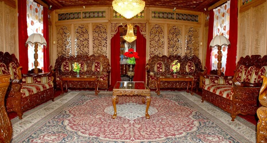 Young Beauty Star Houseboat, Srinagar 4